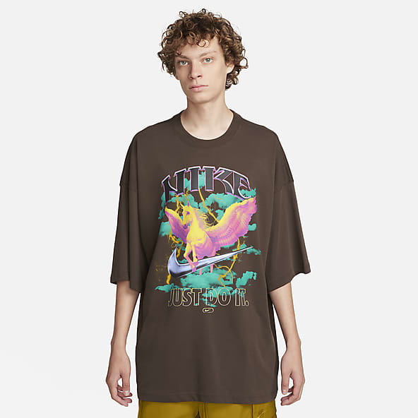 Oversized Personas altas y tallas grandes Marron Camisetas con graficos. Nike US